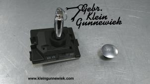 Usagé Serrure de contact + clé Mercedes C-Klasse Prix € 175,00 Règlement à la marge proposé par Gebr.Klein Gunnewiek Ho.BV