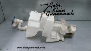 Gebrauchte Scheibensprühertank vorne Volkswagen Caddy Preis € 25,00 Margenregelung angeboten von Gebr.Klein Gunnewiek Ho.BV