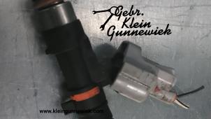 Used Injector (petrol injection) Renault Clio Price € 20,00 Margin scheme offered by Gebr.Klein Gunnewiek Ho.BV