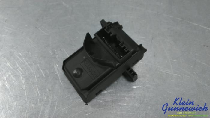 Usagé Ordinateur divers Ford Fiesta Prix € 20,00 Règlement à la marge proposé par Klein Gunnewiek Autodemontage & Motorentechniek