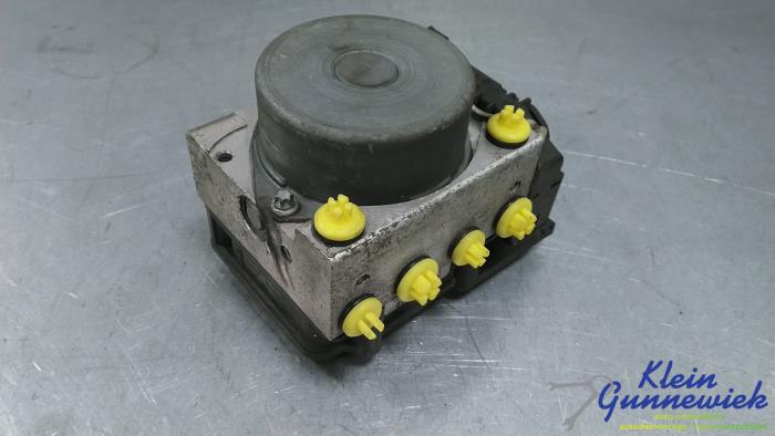 Begagnade ABS-pump Renault Kangoo Pris € 51,00 Marginaltabell erbjuds av Klein Gunnewiek Autodemontage & Motorentechniek