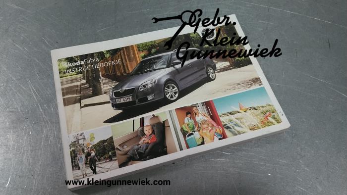 Instruction Booklet from a Skoda Fabia 2008