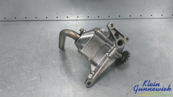 Gebrauchte Ölpumpe Mercedes Sprinter Preis € 56,00 Margenregelung angeboten von Klein Gunnewiek Autodemontage & Motorentechniek