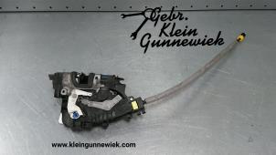 Używane Mechanizm blokady drzwi prawych tylnych wersja 4-drzwiowa Mercedes E-Klasse Cena € 65,00 Procedura marży oferowane przez Gebr.Klein Gunnewiek Ho.BV