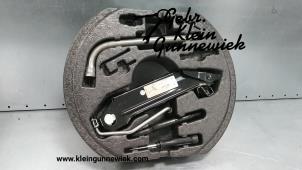 Usagé Kit d'outils Volkswagen Scirocco Prix € 25,00 Règlement à la marge proposé par Gebr.Klein Gunnewiek Ho.BV