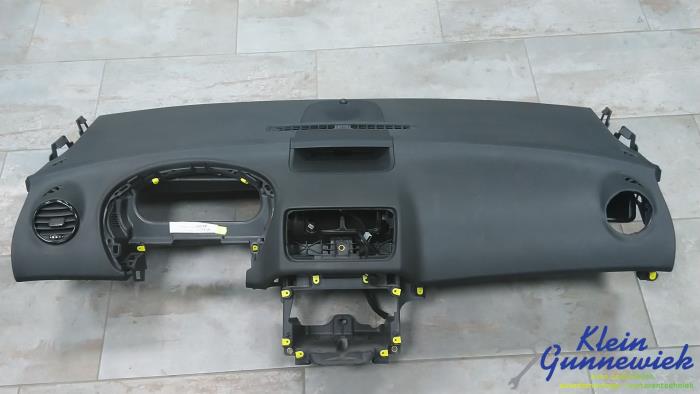 Używane Panel Opel Meriva Cena € 100,00 Procedura marży oferowane przez Klein Gunnewiek Autodemontage & Motorentechniek