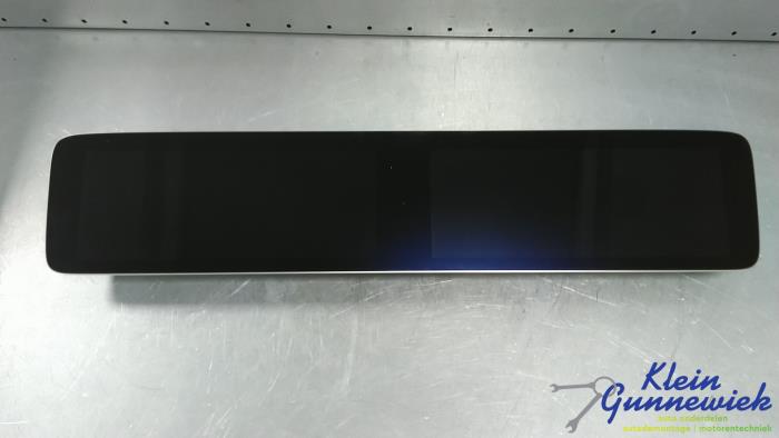 Begagnade Innerdisplay Mercedes E-Klasse Pris € 541,00 Marginaltabell erbjuds av Klein Gunnewiek Autodemontage & Motorentechniek