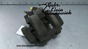 Used Front brake calliper, left BMW 3-Serie Price € 65,00 Margin scheme offered by Gebr.Klein Gunnewiek Ho.BV
