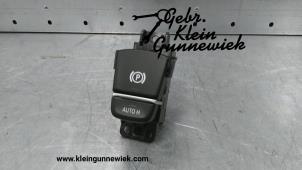 Usagé Commutateur frein à main BMW 5-Série Prix € 35,00 Règlement à la marge proposé par Gebr.Klein Gunnewiek Ho.BV