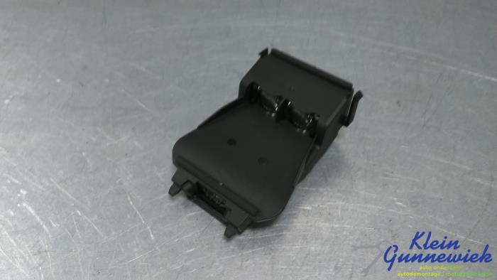 Begagnade Farthållarsensor Ford Focus Pris € 54,00 Marginaltabell erbjuds av Klein Gunnewiek Autodemontage & Motorentechniek