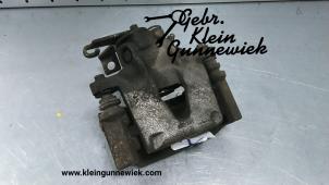 Used Rear brake calliper, left Opel Movano Price € 50,00 Margin scheme offered by Gebr.Klein Gunnewiek Ho.BV