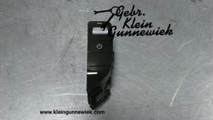 Used Radio control panel Mercedes E-Klasse Price € 30,00 Margin scheme offered by Gebr.Klein Gunnewiek Ho.BV