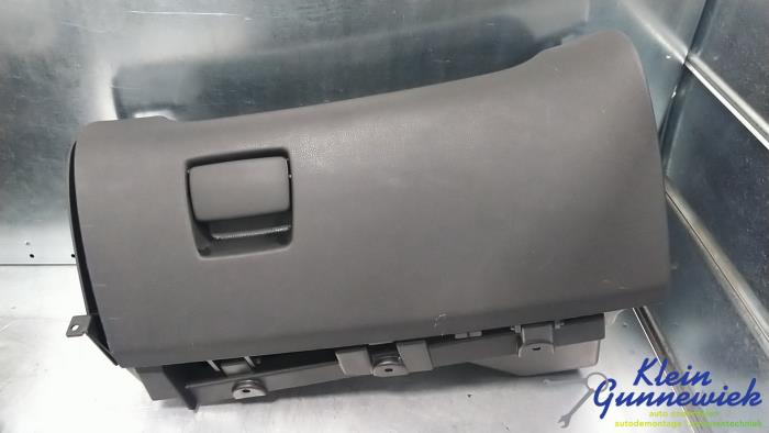 Begagnade Handskfack Opel Meriva Pris € 30,00 Marginaltabell erbjuds av Klein Gunnewiek Autodemontage & Motorentechniek