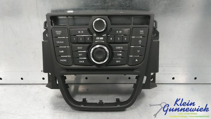 Używane Panel obslugi radia Opel Meriva Cena € 38,00 Procedura marży oferowane przez Klein Gunnewiek Autodemontage & Motorentechniek