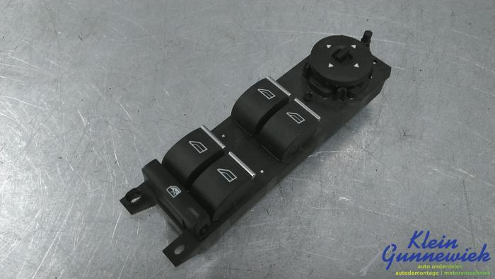 Usados Interruptor combinado de ventanillas Ford Focus Precio € 28,00 Norma de margen ofrecido por Klein Gunnewiek Autodemontage & Motorentechniek