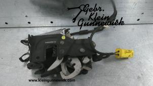 Usagé Mécanique de verrouillage capot BMW 5-Serie Prix € 50,00 Règlement à la marge proposé par Gebr.Klein Gunnewiek Ho.BV
