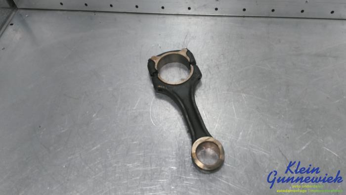 Begagnade Vevstake Mercedes C-Klasse Pris € 55,00 Marginaltabell erbjuds av Klein Gunnewiek Autodemontage & Motorentechniek