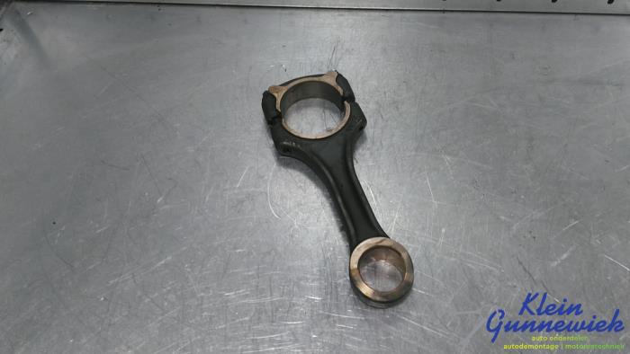 Begagnade Vevstake Mercedes C-Klasse Pris € 55,00 Marginaltabell erbjuds av Klein Gunnewiek Autodemontage & Motorentechniek