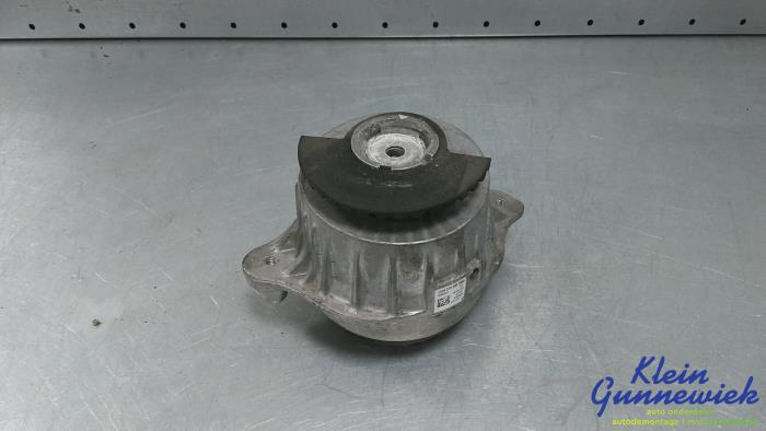 Used Engine mount Mercedes E-Klasse Price € 41,00 Margin scheme offered by Klein Gunnewiek Autodemontage & Motorentechniek