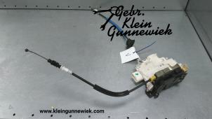 Gebrauchte Türschlossmechanik 4-türig links vorne Audi A4 Preis € 65,00 Margenregelung angeboten von Gebr.Klein Gunnewiek Ho.BV