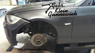 Gebrauchte Kotflügel links vorne BMW 3-Serie Preis € 65,00 Margenregelung angeboten von Gebr.Klein Gunnewiek Ho.BV