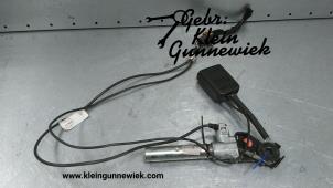 Used Seatbelt tensioner, left Renault Master Price € 50,00 Margin scheme offered by Gebr.Klein Gunnewiek Ho.BV