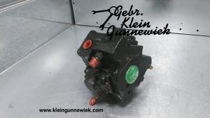 Używane Mechaniczna pompa paliwa Mercedes C-Klasse Cena € 175,00 Procedura marży oferowane przez Gebr.Klein Gunnewiek Ho.BV