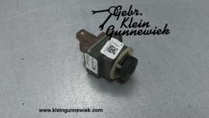 Used Mirror camera left Mercedes E-Klasse Price € 175,00 Margin scheme offered by Gebr.Klein Gunnewiek Ho.BV