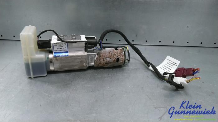 Używane Silnik dachu cabrio Mercedes E-Klasse Cena € 450,00 Procedura marży oferowane przez Klein Gunnewiek Autodemontage & Motorentechniek