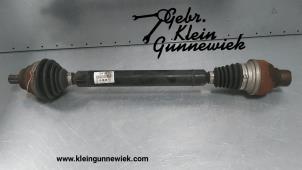 Usagé Arbre de transmission avant droit Volkswagen Jetta Prix € 95,00 Règlement à la marge proposé par Gebr.Klein Gunnewiek Ho.BV