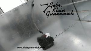 Usagé Serrure portière mécanique 4portes arrière droite Volkswagen T-Roc Prix € 35,00 Règlement à la marge proposé par Gebr.Klein Gunnewiek Ho.BV