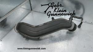 Używane Rura chlodnicy miedzystopniowej Volkswagen T-Roc Cena € 25,00 Procedura marży oferowane przez Gebr.Klein Gunnewiek Ho.BV