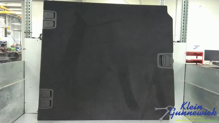 Trunk floor trim