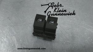 Usados Interruptor combinado de ventanillas Volkswagen Transporter Precio € 15,00 Norma de margen ofrecido por Gebr.Klein Gunnewiek Ho.BV