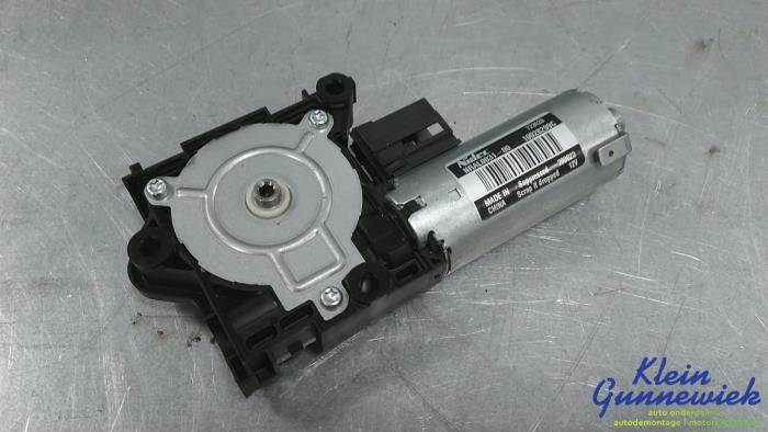 Gebrauchte Schiebedach Motor Mercedes GLE Preis € 125,00 Margenregelung angeboten von Klein Gunnewiek Autodemontage & Motorentechniek
