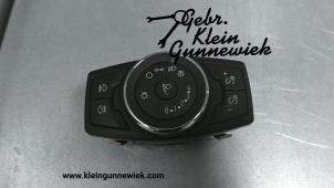 Usagé Commutateur lumière Ford Tourneo Courier Prix € 25,00 Règlement à la marge proposé par Gebr.Klein Gunnewiek Ho.BV