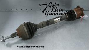 Used Front drive shaft, right Volkswagen Tiguan Price € 145,00 Margin scheme offered by Gebr.Klein Gunnewiek Ho.BV