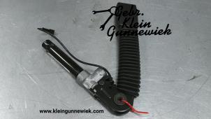 Used Seatbelt tensioner, right BMW 528 Price € 85,00 Margin scheme offered by Gebr.Klein Gunnewiek Ho.BV