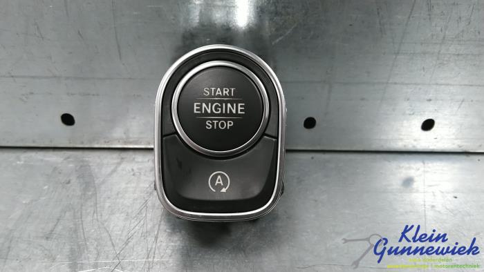 Używane Przelacznik Start/Stop Mercedes A-Klasse Cena € 25,00 Procedura marży oferowane przez Klein Gunnewiek Autodemontage & Motorentechniek
