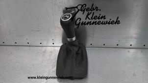 Używane Pokrywa dzwigni zmiany biegów Mercedes GLK-Klasse Cena € 45,00 Procedura marży oferowane przez Gebr.Klein Gunnewiek Ho.BV