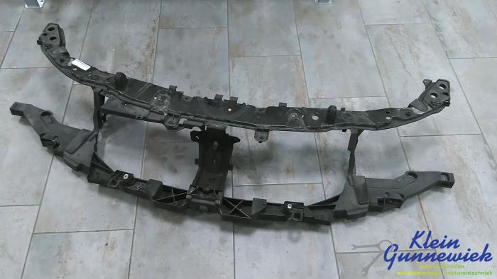 Używane Panel przedni Renault Laguna Cena € 46,00 Procedura marży oferowane przez Klein Gunnewiek Autodemontage & Motorentechniek