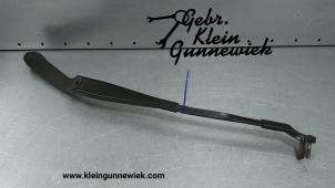 Usagé Bras essuie-glace avant Mercedes GLK-Klasse Prix € 25,00 Règlement à la marge proposé par Gebr.Klein Gunnewiek Ho.BV