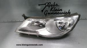 Used Headlight, left Volkswagen Tiguan Price € 100,00 Margin scheme offered by Gebr.Klein Gunnewiek Ho.BV