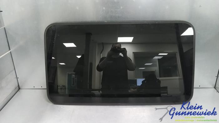 Używane Szyba szyberdachu BMW X4 Cena € 294,00 Procedura marży oferowane przez Klein Gunnewiek Autodemontage & Motorentechniek