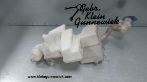 Gebrauchte Scheibensprühertank vorne Volkswagen Touran Preis € 25,00 Margenregelung angeboten von Gebr.Klein Gunnewiek Ho.BV