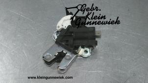 Used Tailgate lock mechanism Volkswagen Eos Price € 30,00 Margin scheme offered by Gebr.Klein Gunnewiek Ho.BV