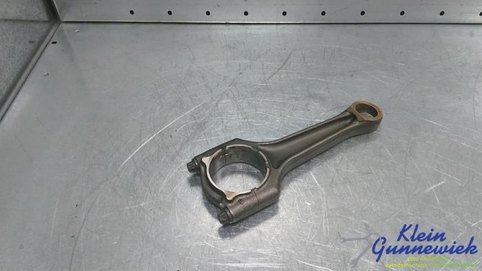 Używane Korbowód BMW 2-Serie Cena € 83,00 Procedura marży oferowane przez Klein Gunnewiek Autodemontage & Motorentechniek