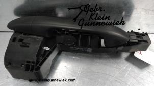 Used Rear door handle 4-door, right Mercedes Vito Price € 25,00 Margin scheme offered by Gebr.Klein Gunnewiek Ho.BV