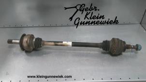 Usagé Arbre de transmission arrière gauche Mercedes Vito Prix € 125,00 Règlement à la marge proposé par Gebr.Klein Gunnewiek Ho.BV