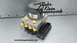 Used ABS pump Mercedes Vito Price € 255,00 Margin scheme offered by Gebr.Klein Gunnewiek Ho.BV